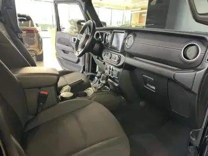 Photo 8 Jeep Wrangler  Unlimited 2.0 T 380ch 4xe Sahara Command-Trac MY23