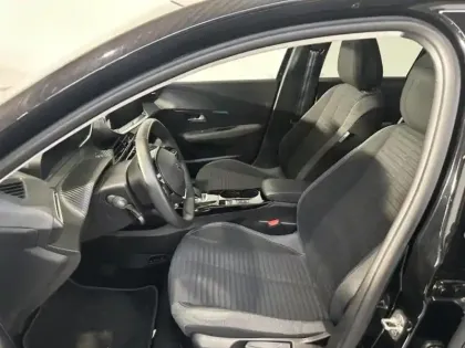 Photo 8 Peugeot 208  e- 136ch Style