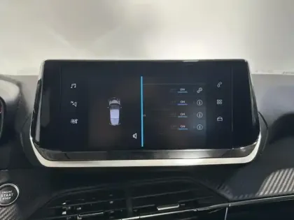 Photo 11 Peugeot 208  e- 136ch Style