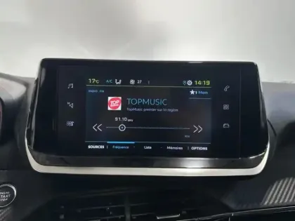 Photo 14 Peugeot 208  e- 136ch Style