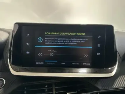 Photo 13 Peugeot 208  e- 136ch Style