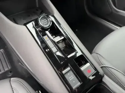 Photo 13 Alfa Romeo Junior  1.2 Ibrida 145ch Premium e-DCT6 Q4