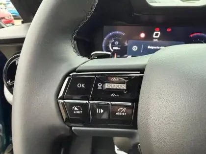 Photo 10 Alfa Romeo Junior  1.2 Ibrida 145ch Premium e-DCT6 Q4