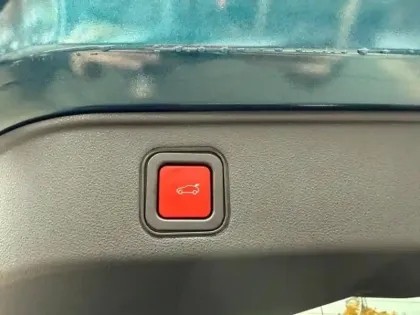 Photo 14 Alfa Romeo Junior  1.2 Ibrida 145ch Premium e-DCT6 Q4