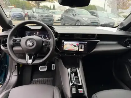 Photo 6 Alfa Romeo Junior  1.2 Ibrida 145ch Premium e-DCT6 Q4