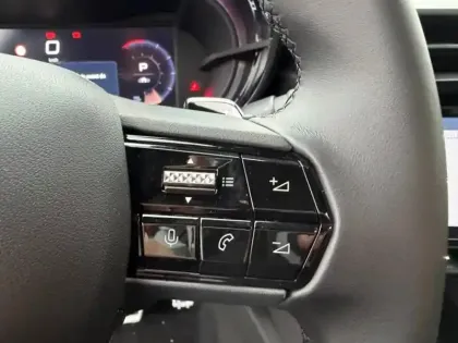 Photo 9 Alfa Romeo Junior  1.2 Ibrida 145ch Premium e-DCT6 Q4