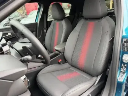 Photo 7 Alfa Romeo Junior  1.2 Ibrida 145ch Premium e-DCT6 Q4