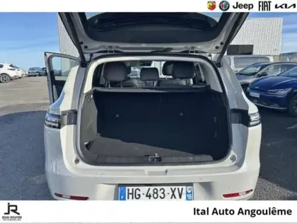 Photo 9 Leapmotor C10  REEV 215ch 28,4 kWh Design MY25