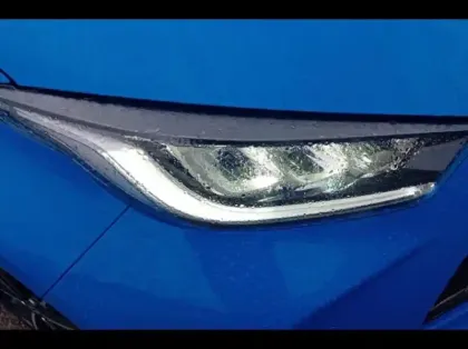 Photo 14 Toyota Yaris  130h Première 5p MC24