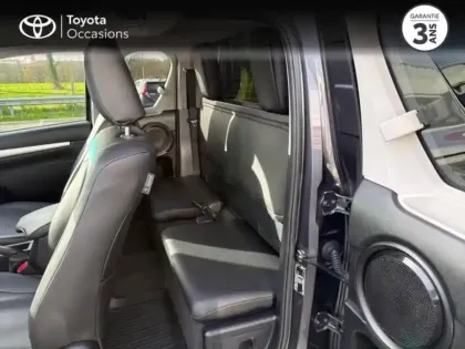 Photo 6 Toyota Hilux  2.8 D-4D 204ch X-Tra Cabine Légende 4WD BVA MY24