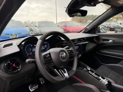 Photo 8 Alfa Romeo Junior  Elettrica 156ch Speciale