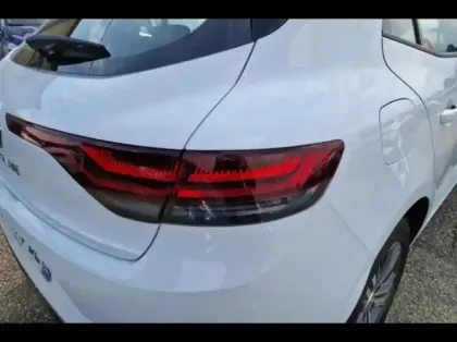 Photo 13 Renault Megane  1.5 Blue dCi 115ch Evolution -23