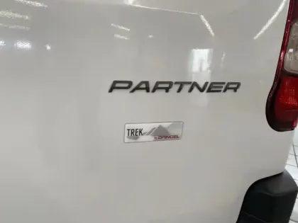 Photo 8 Peugeot Partner  X-TREK DANGEL  650kg130ch S&S Pack Premium Connect