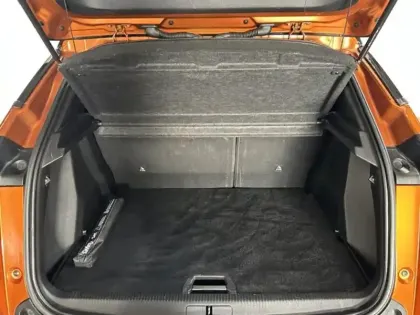 Photo 5 Peugeot 2008  e- 136ch GT