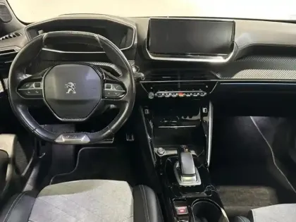 Photo 7 Peugeot 2008  e- 136ch GT