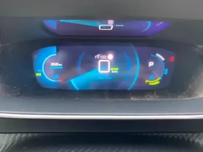 Photo 11 Peugeot 2008  e- 136ch Allure Pack