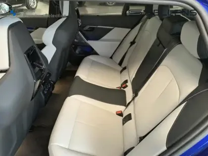 Photo 23 BMW Serie 5 M5 Touring 4.4 V8 PHEV 727ch