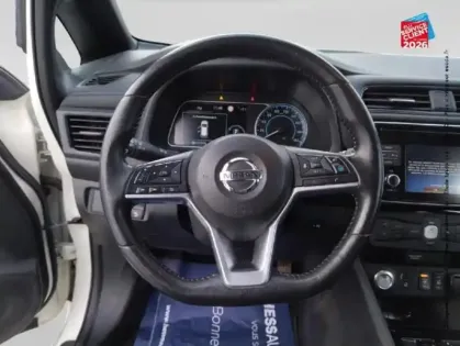 Photo 11 Nissan Leaf  150ch 40kWh Tekna 2018 Camera Siege chauf Volant chauf