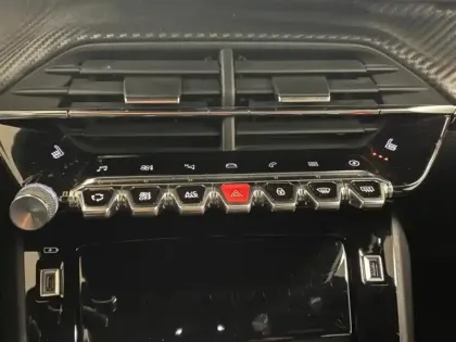 Photo 13 Peugeot 208  e- 136ch GT