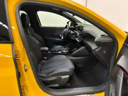 Photo 8 Peugeot 208  e- 136ch GT