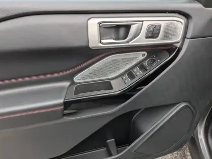 Photo 7 Ford Explorer Gén. III Ph1 ST-Line 5