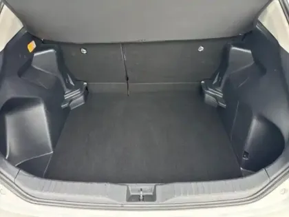 Photo 11 Toyota Yaris  Cross 116h Dynamic Business + Programme Beyond Zero Academy MY22