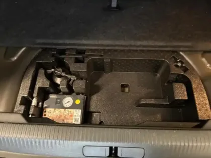 Photo 7 Peugeot 2008  e- 136ch GT