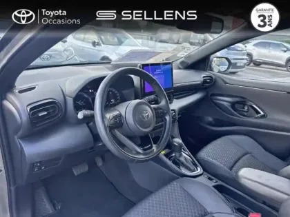 Photo 8 Toyota Yaris  116h Collection 5p MC24