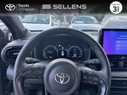 Photo 12 Toyota Yaris  116h Collection 5p MC24