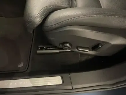 Photo 27 Volvo Xc60  T6 Hybride Rechargeable 253 + 145ch Ultra Style Chrome Geartronic 8 AWD