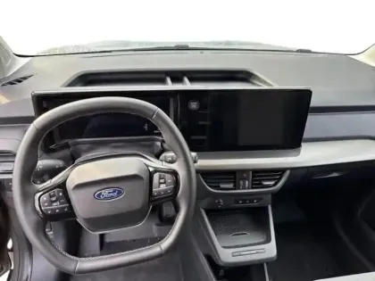 Photo 20 Ford Transit Courier  Electrique 100 kW 136ch Limited