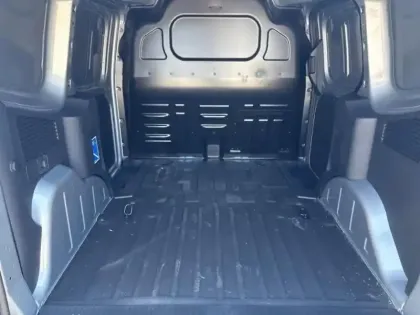 Photo 8 Ford Transit Courier  Electrique 100 kW 136ch Limited