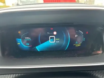 Photo 10 Peugeot 208  e- 136ch GT