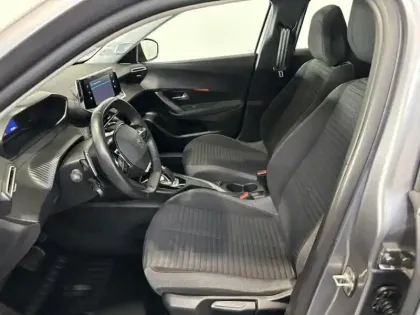 Photo 8 Peugeot 2008  1.2 PureTech 130ch S&S Active EAT8