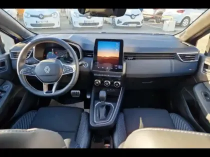 Photo 8 Renault Clio  1.6 E-Tech 145ch full hybrid esprit Alpine - 24