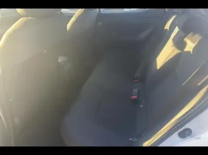 Photo 10 Toyota Yaris  116h Dynamic 5p MY22