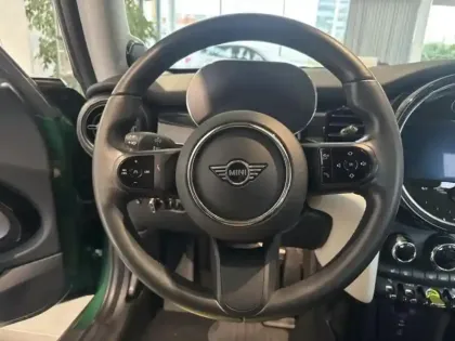 Photo 5 Mini Mini  Cooper SE 184ch Edition Premium Plus BVA 5CV