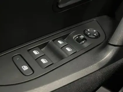 Photo 10 Peugeot 2008  e- 136ch Active Business