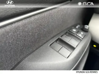 Photo 5 Toyota Yaris  116h Iconic 5p MY22