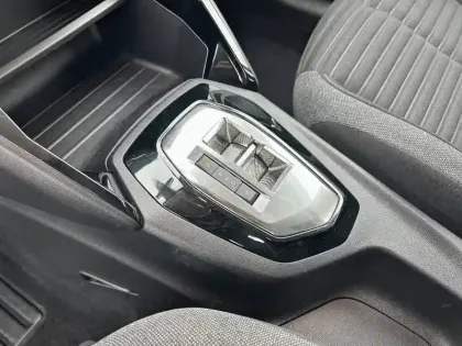 Photo 13 Peugeot 208  Hybrid 100 e-DCS6