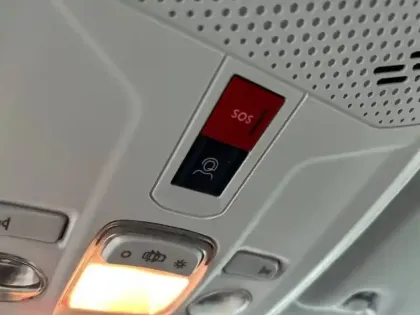 Photo 21 Peugeot 208  Hybrid 100 e-DCS6