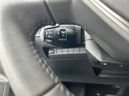 Photo 18 Peugeot 208  Hybrid 100 e-DCS6