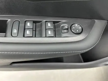 Photo 21 Peugeot 208  Hybrid 110 e-DCS6