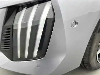 Photo 14 Peugeot 208  Hybrid 110 e-DCS6