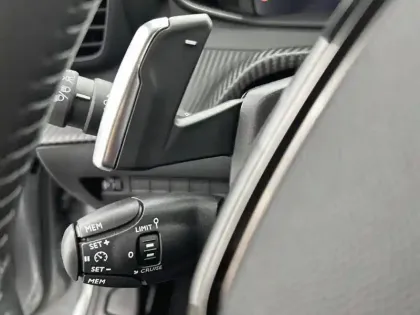 Photo 44 Peugeot 208  Hybrid 110 e-DCS6