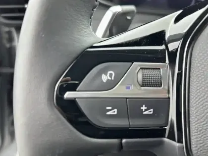 Photo 24 Peugeot 208  Hybrid 110 e-DCS6