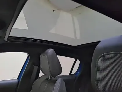 Photo 31 Peugeot 208  Electrique 50 kWh 136ch