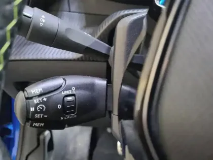 Photo 26 Peugeot 208  Electrique 50 kWh 136ch