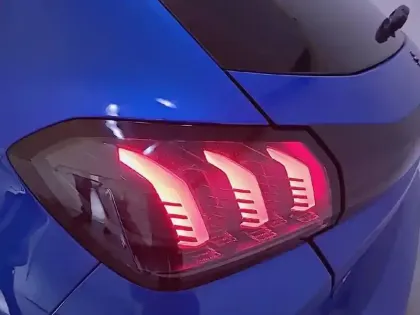 Photo 16 Peugeot 208  Electrique 50 kWh 136ch