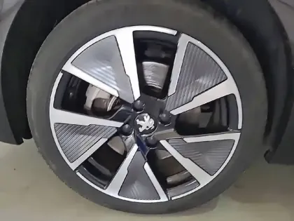 Photo 12 Peugeot 208  Electrique 50 kWh 136ch